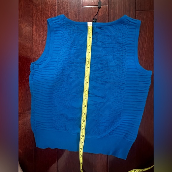 NWT Cable & Gauge Blue Sleeveless Top - Picture 5 of 5